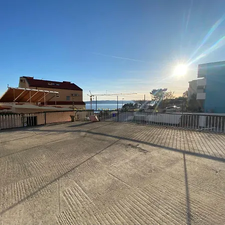 アパート マリトン Baška Voda