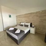 Maritom