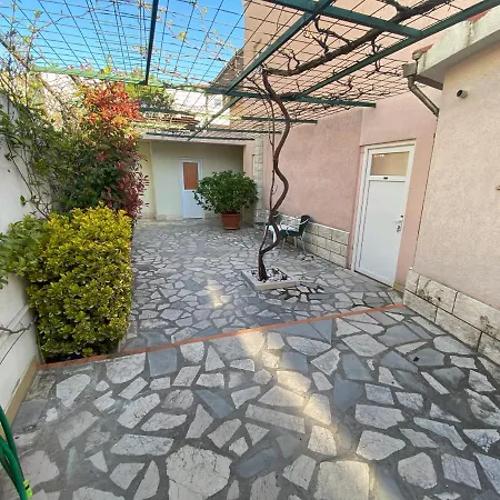 Apartment Maritom *